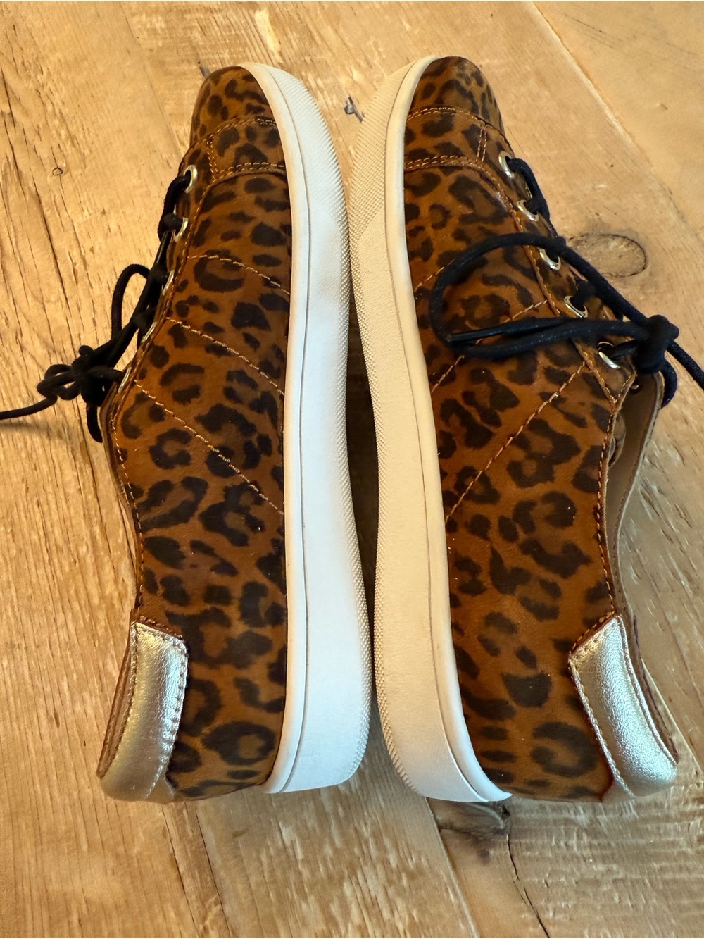 Paige Leopard Print Lace-Up Women's Sneakers - 7 EUC - Picture 6 of 8